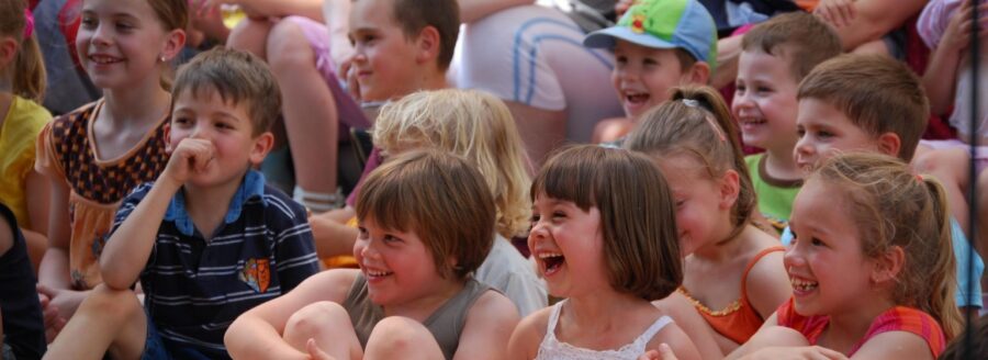 Ládafia Bábszínház - A lóvá tett kupec