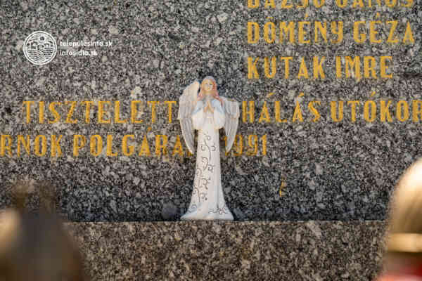Emlékmű2